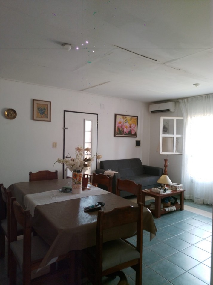 CASA EN VENTA - SE RECIBE VEHICULO COMO PARTE DE PAGO 