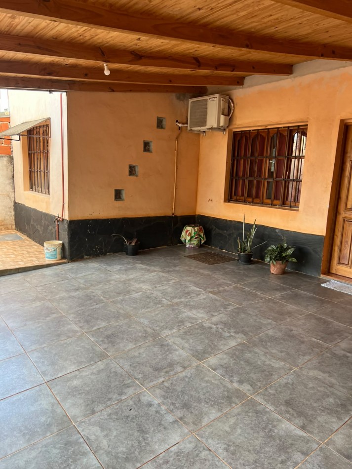 Casa en venta con departamento independiente