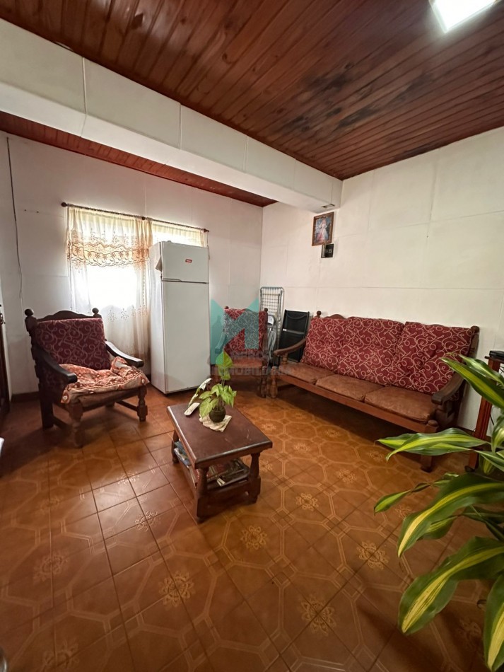 CASA EN VENTA CON PISCINA Y TINGLADO 