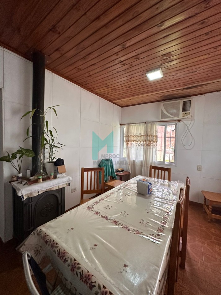 CASA EN VENTA CON PISCINA Y TINGLADO 