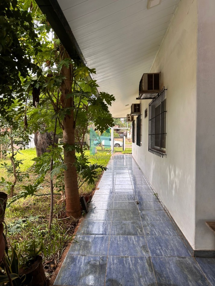 CASA EN VENTA CON PISCINA Y TINGLADO 