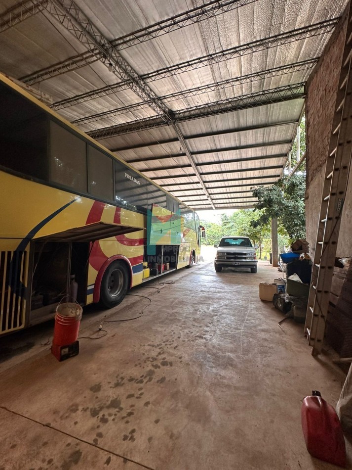 CASA EN VENTA CON PISCINA Y TINGLADO 