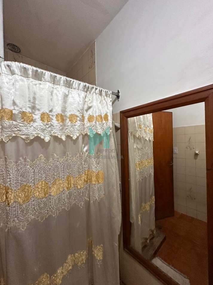 CASA EN VENTA CON PISCINA Y TINGLADO 