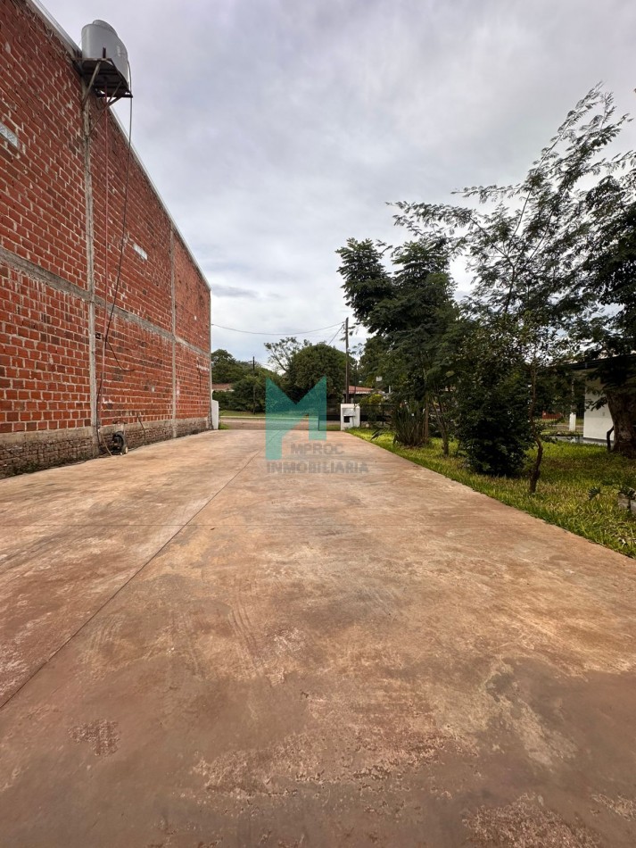 CASA EN VENTA CON PISCINA Y TINGLADO 