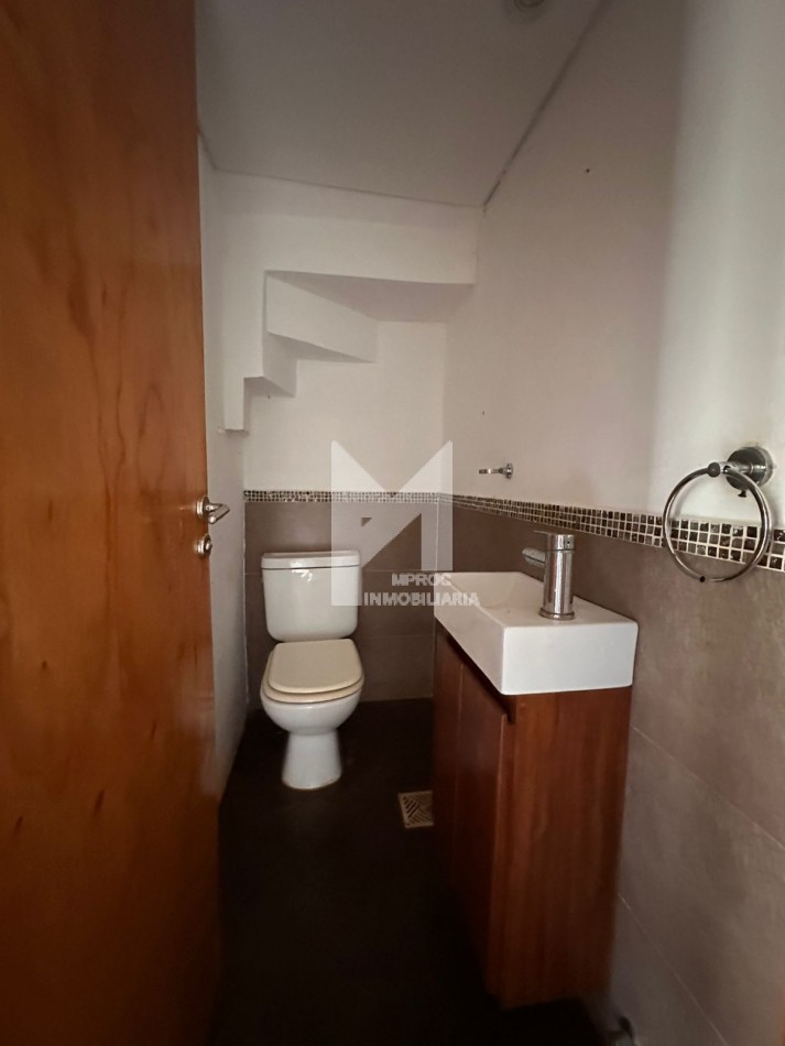 CASA EN ALQUILER - GARUPA 