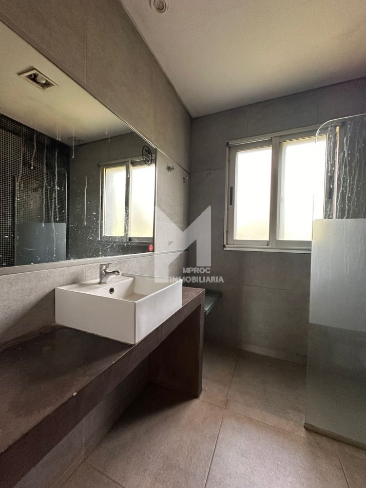 CASA EN ALQUILER - GARUPA 
