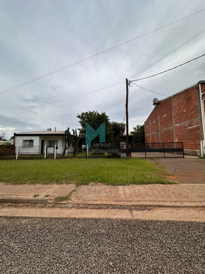 CASA EN VENTA CON PISCINA Y TINGLADO 