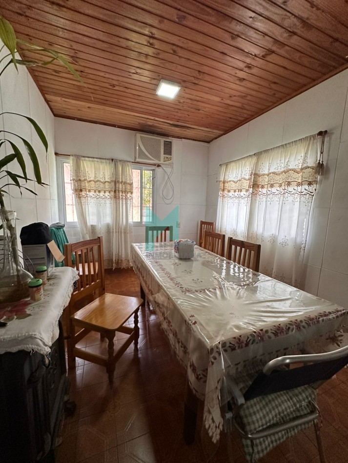 CASA EN VENTA CON PISCINA Y TINGLADO 